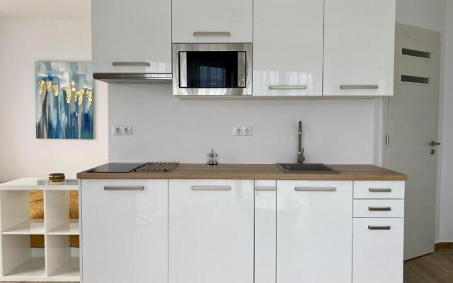 ROYAL SUN - lakeside luxury studio flat at Balaton