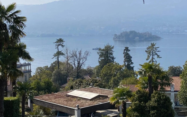Emma Apartment With Terrace Lake View in Verbania