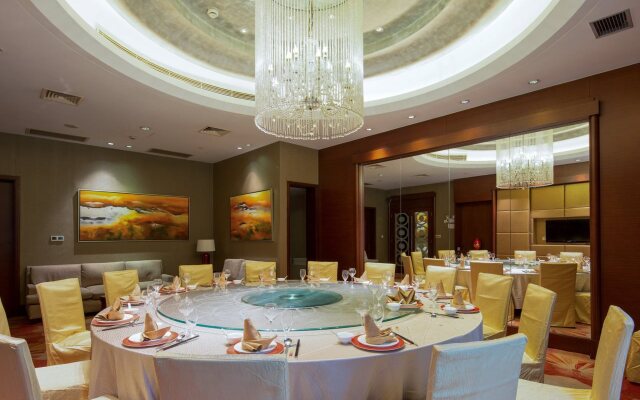 The Qube Hotel
