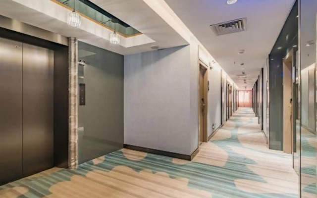 Veee Hotel