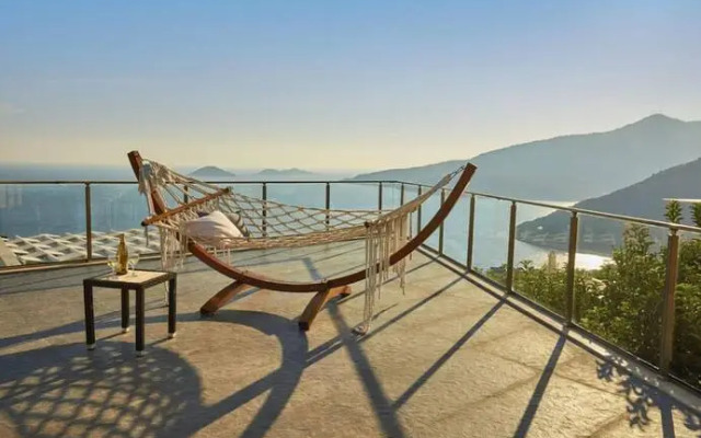 Villa Elmas -stunning 5 bed Villa With Rooftop bar
