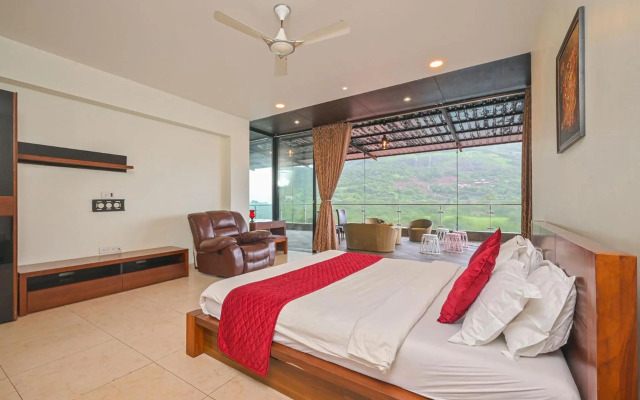 StayVista at Lake Mansion