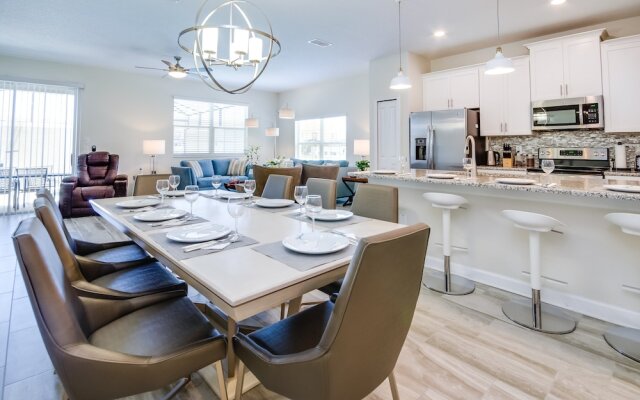 5 Bedroom House for 10 at Storey Lake