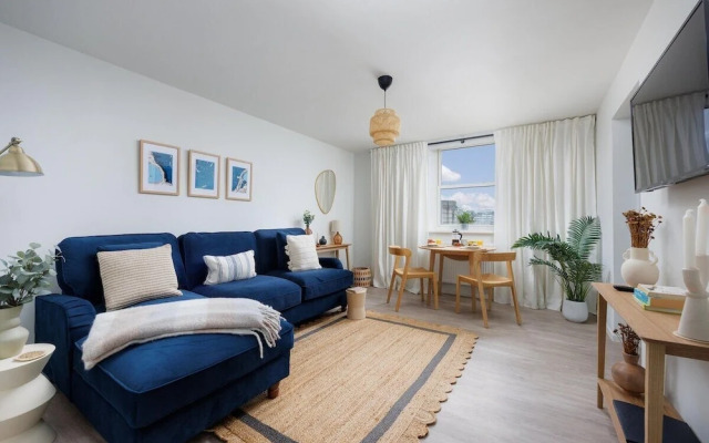 Luxury First Floor 2 bed Apartment