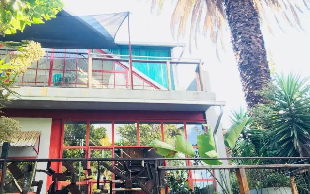 (Sub)urban retreat