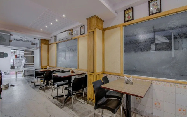 Oyo 14323 Anupama Hotel