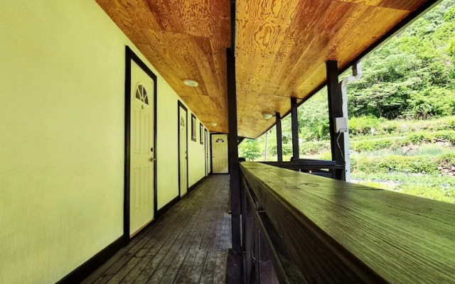 Jirisan Yeonriji Pension