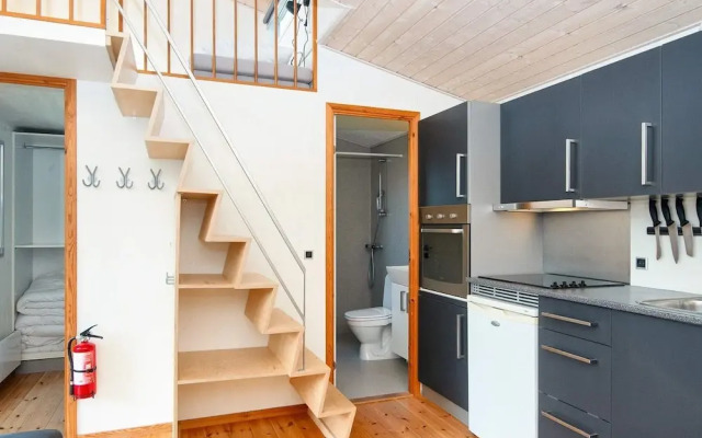 Snug Holiday Home With Garden