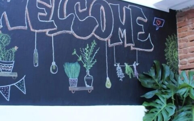 Real 114 Hostal - Hostel