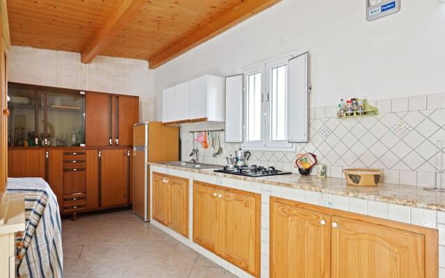 Decent Holiday Home in San Lorenzo with Garden
