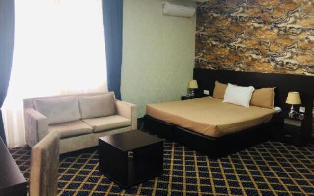 Kristal Hotel