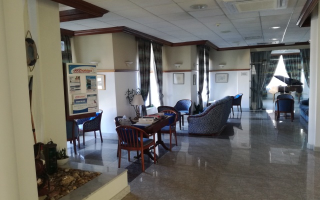 Gillieru Harbour Hotel