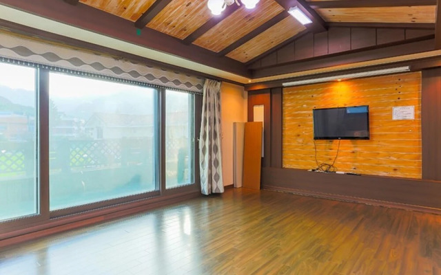 Gongju Gyeryongsandeul Flower Pension