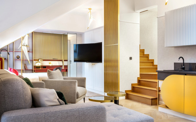 Hotel Golden Queen