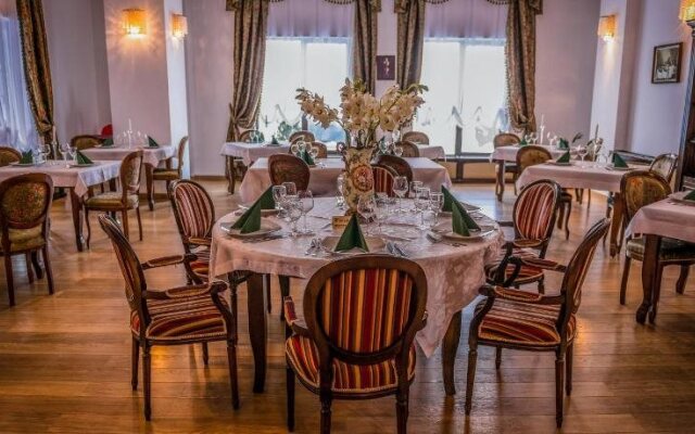 Hotel Emire