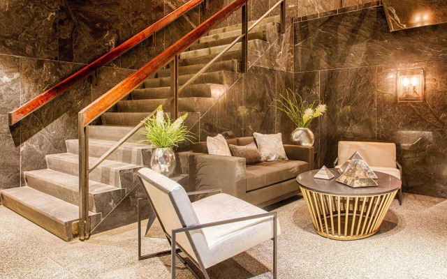 Metropolitan at The 9, Autograph Collection