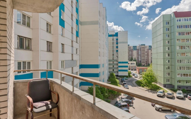 FlatHome24 near metro Komendanskiy prospect