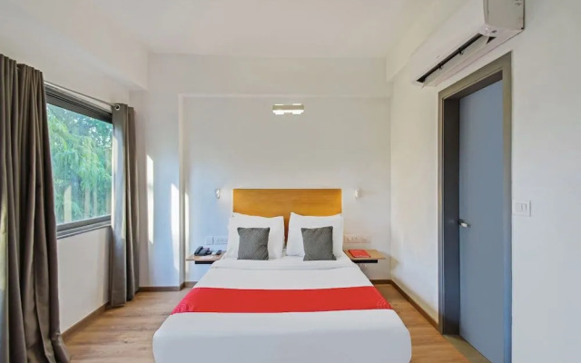 OYO Townhouse 030 Ashram Road Ahmedabad