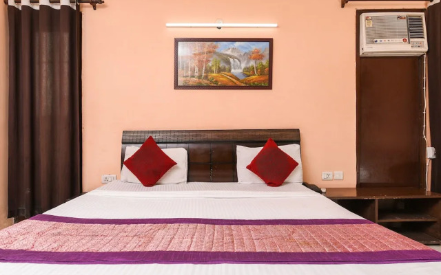 OYO 8534 Golden Park