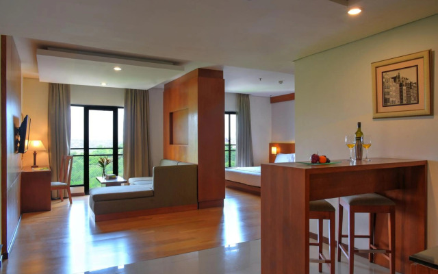 Oak Tree Emerald Hotel & Conventions Semarang