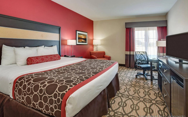 La Quinta Inn & Suites by Wyndham Starkville at MSU
