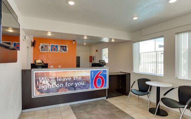 Motel 6 Albuquerque, NM - Carlisle