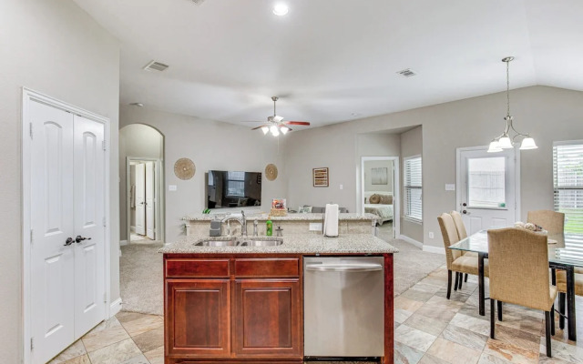 Private Yard & Grill: Greenville Vacation Rental