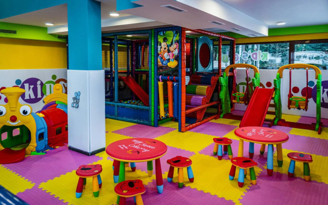Yanakiev Club Hotel