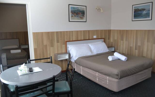 Hobart Tower Motel