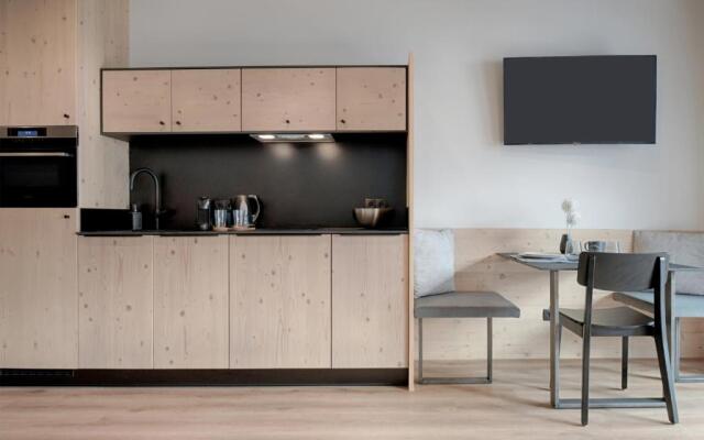 Simple Life Apartments