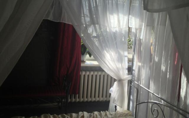 Lilit House