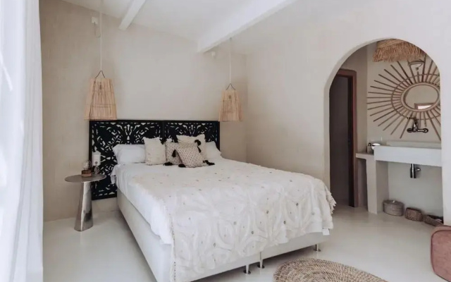 Lavish Villa With Private Pool
