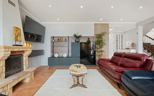 Villa Eastern Edge by Homie
