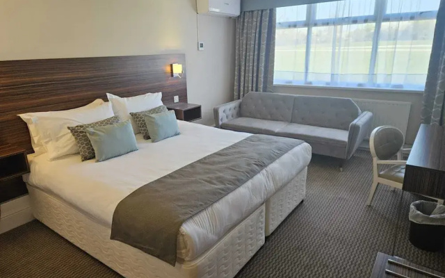 Palms Hotel & Retreat By Palette London Romford