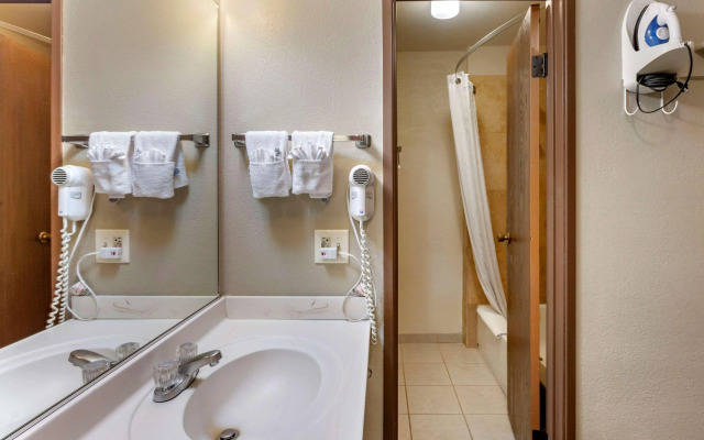 Econo Lodge Inn and Suites Sandy