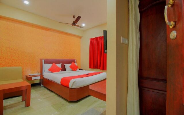 OYO 11585 Hotel Shreenithi