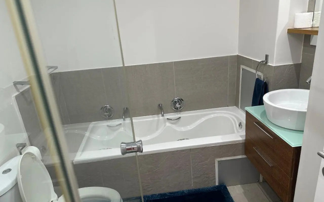 Durban Beach Front SPECTACULAR OCEAN VIEWS - 3 BED