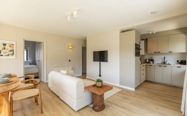 Renovated Apartment With Garden and Parking