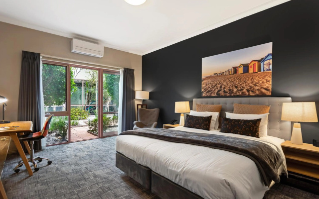 Kimberley Gardens Hotel & Serviced Apartments – Guest Rooms – Melbourne
