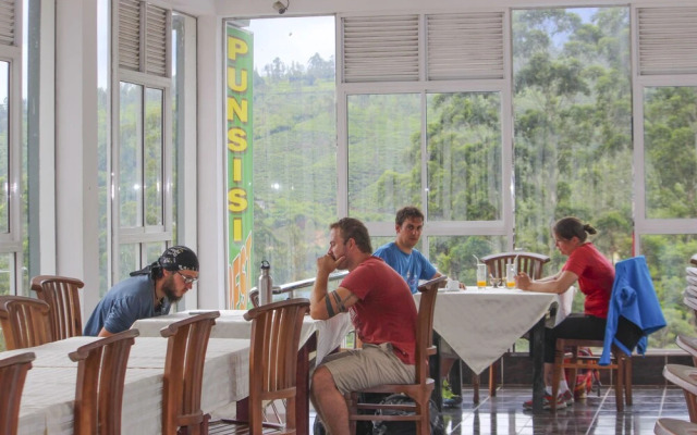 Punsisi Rest Hotel