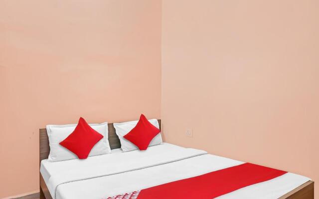 OYO Flagship 80598 Aditya Guest House