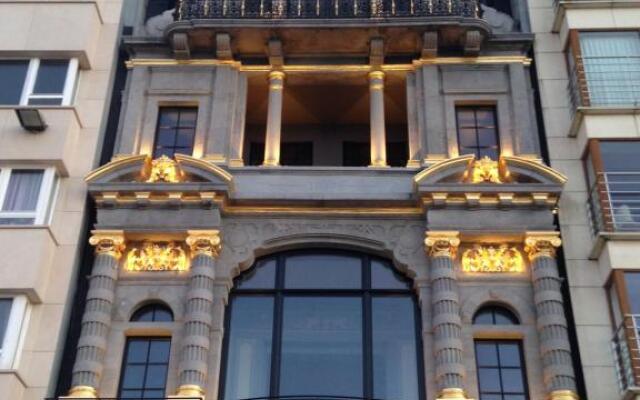 1st floor boutique apartment P free