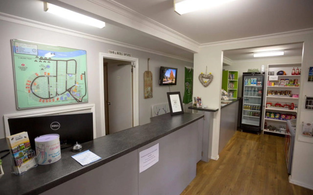 Discovery Parks - Bright