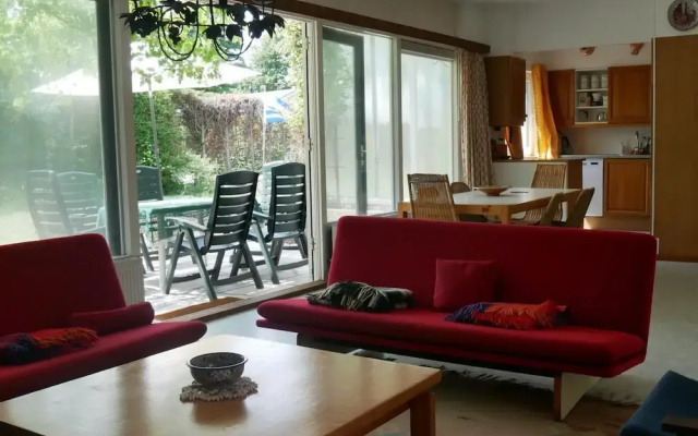 Cozy Family Home With Lovely Garden