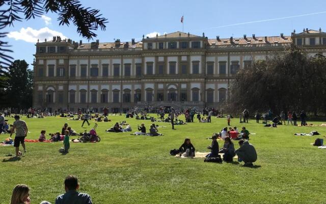 APPARTAMENTO AMPIO E INDIPENDENTE Con VISTA GIARDINO