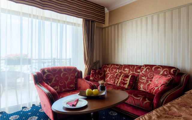 Palace-Marina Dinevi Hotel