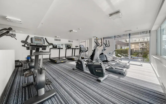 Stylish 1-bed Flat With Pool, BBQ & Sauna Access