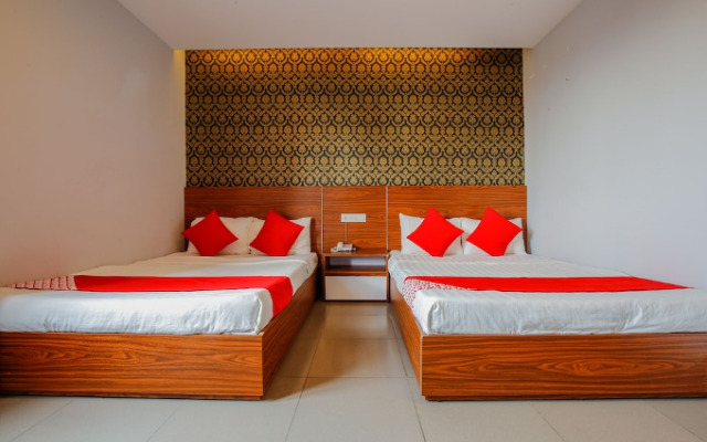 Truong Sa Hotel by OYO