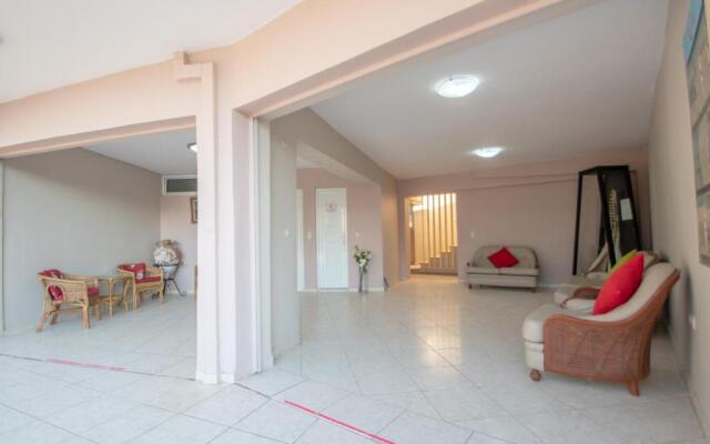 Avra Alykes resort