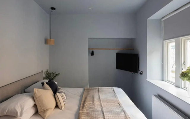 St Catherine s Hospital - Superior Apartment